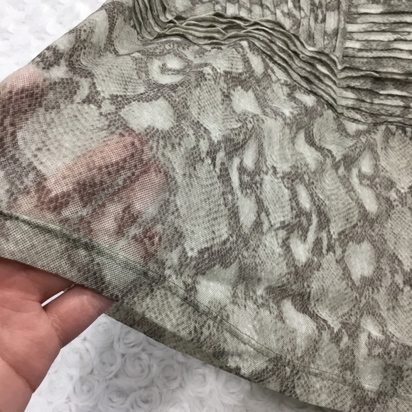 The Limited Animal Print Sleeveless Top L - Picture 8 of 8